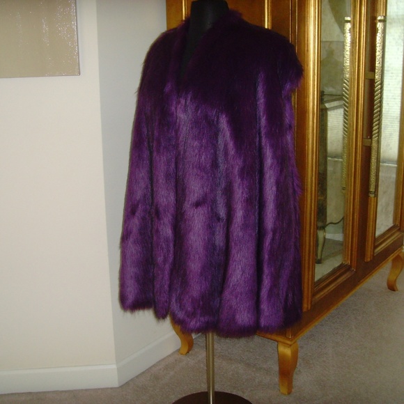 Fabulous Faux Fur Swing Style Vest Long Pile) - Picture 14 of 16